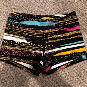 WODBOTTOM MID-RISE ATHLETIC BOOTY SHORTS